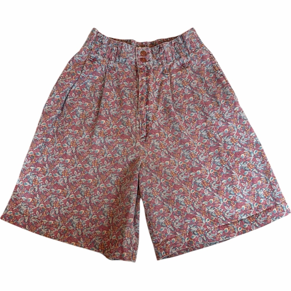 Vintage 90s essential sport loafers high waisted pleated shorts